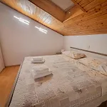 44 Διαμέρισμα *
