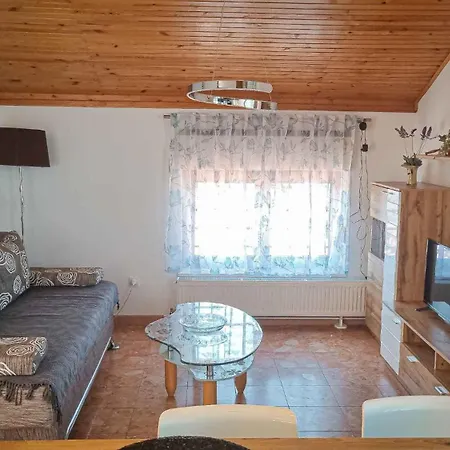 44 Malinska